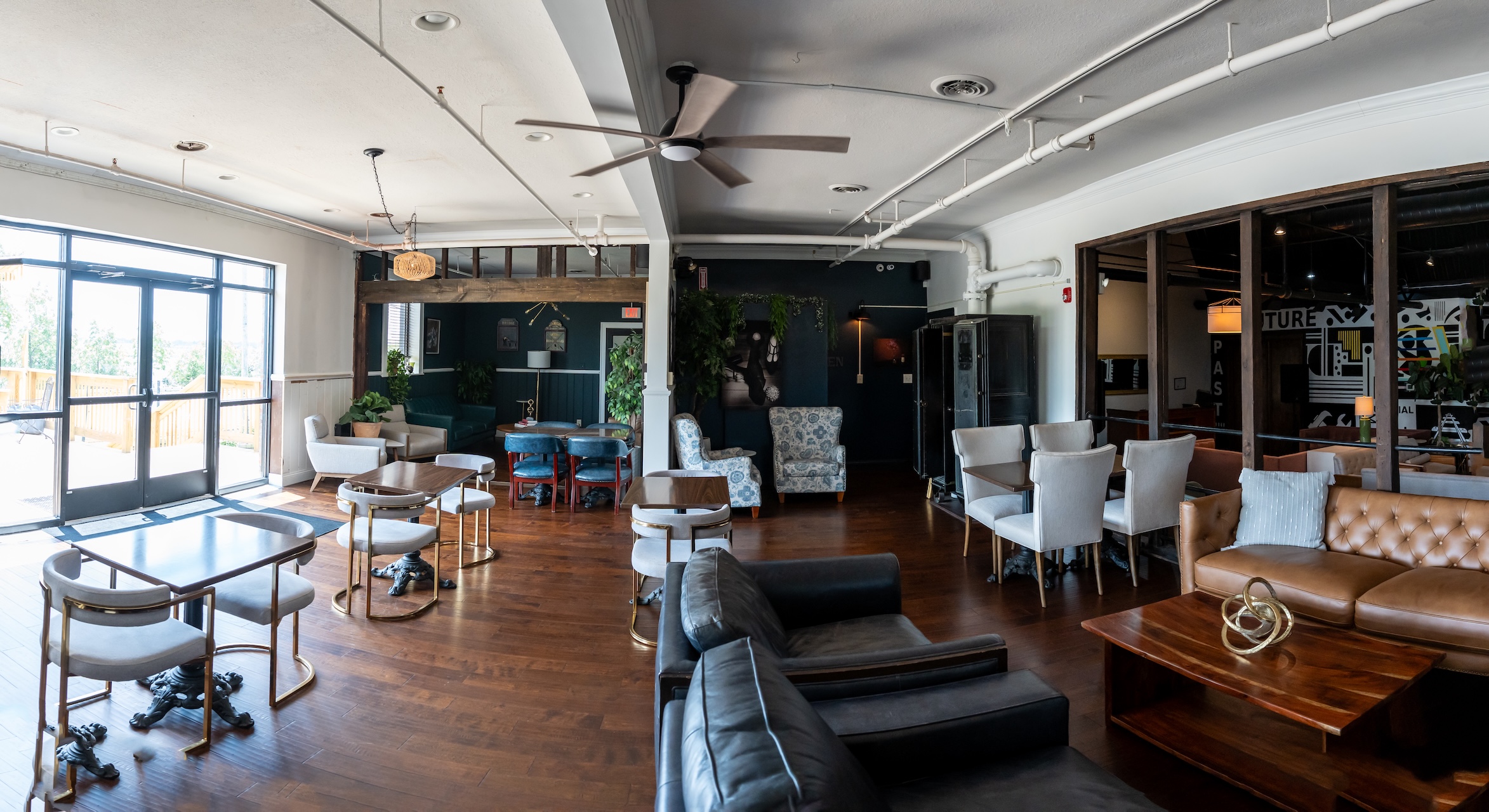 TolHouse gathering and lounge space